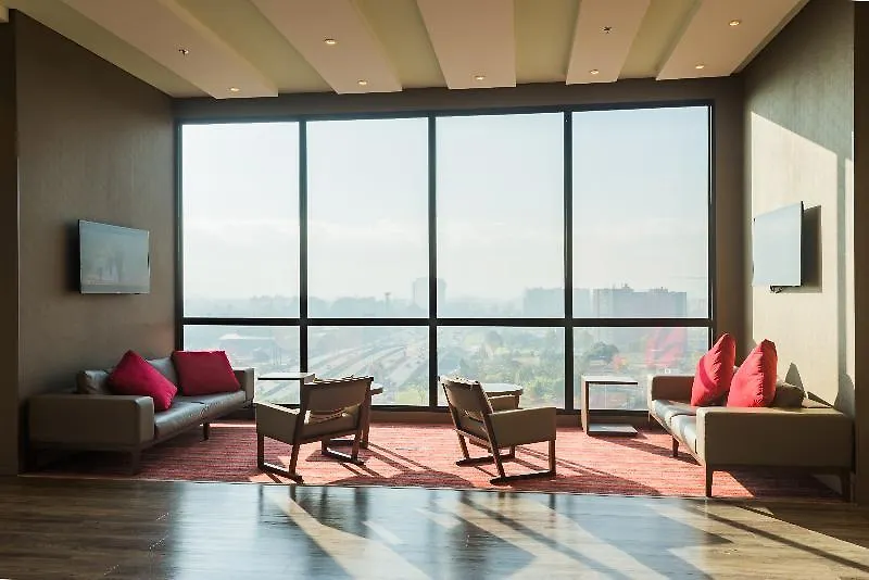 Hampton By Hilton Bogota Airport Hotel