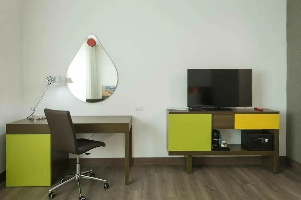 Hampton By Hilton Bogota Airport Hotel