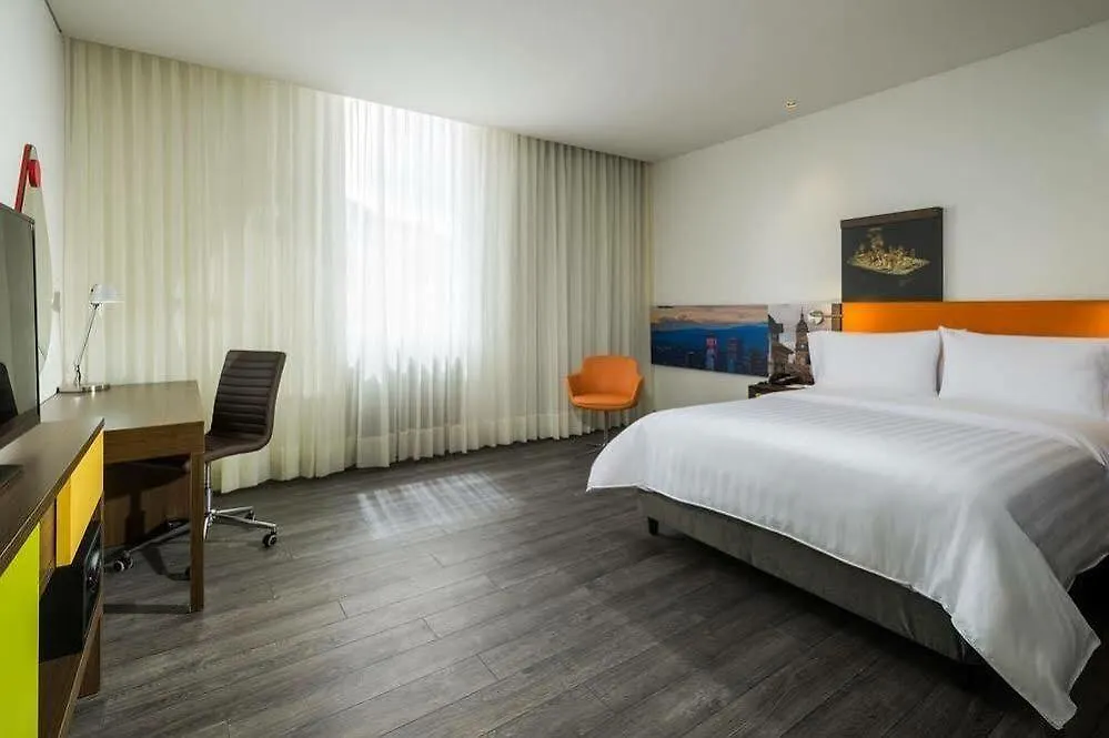 Hampton By Hilton Bogota Airport Hotel