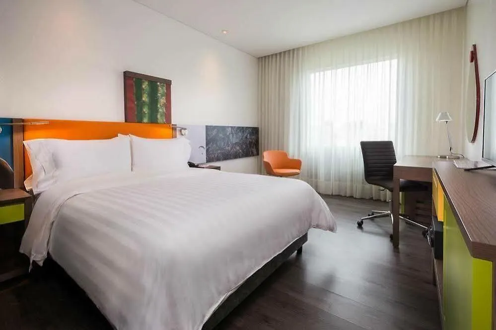 Hampton By Hilton Bogota Airport Hotel