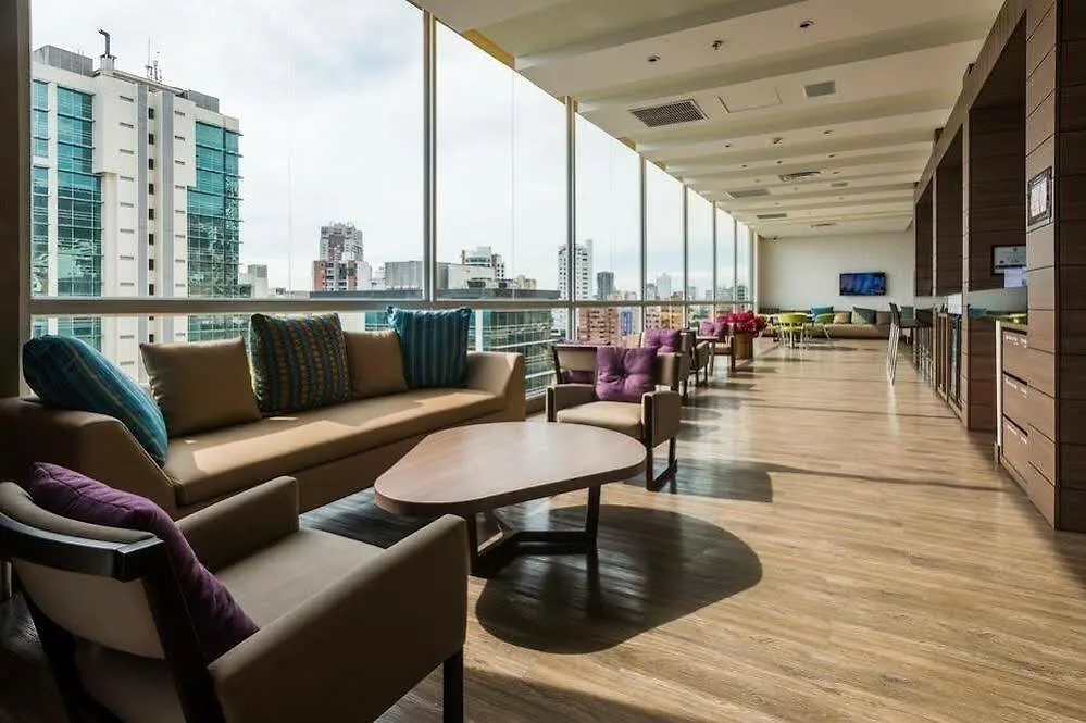 Hampton By Hilton Bogota Airport Hotel