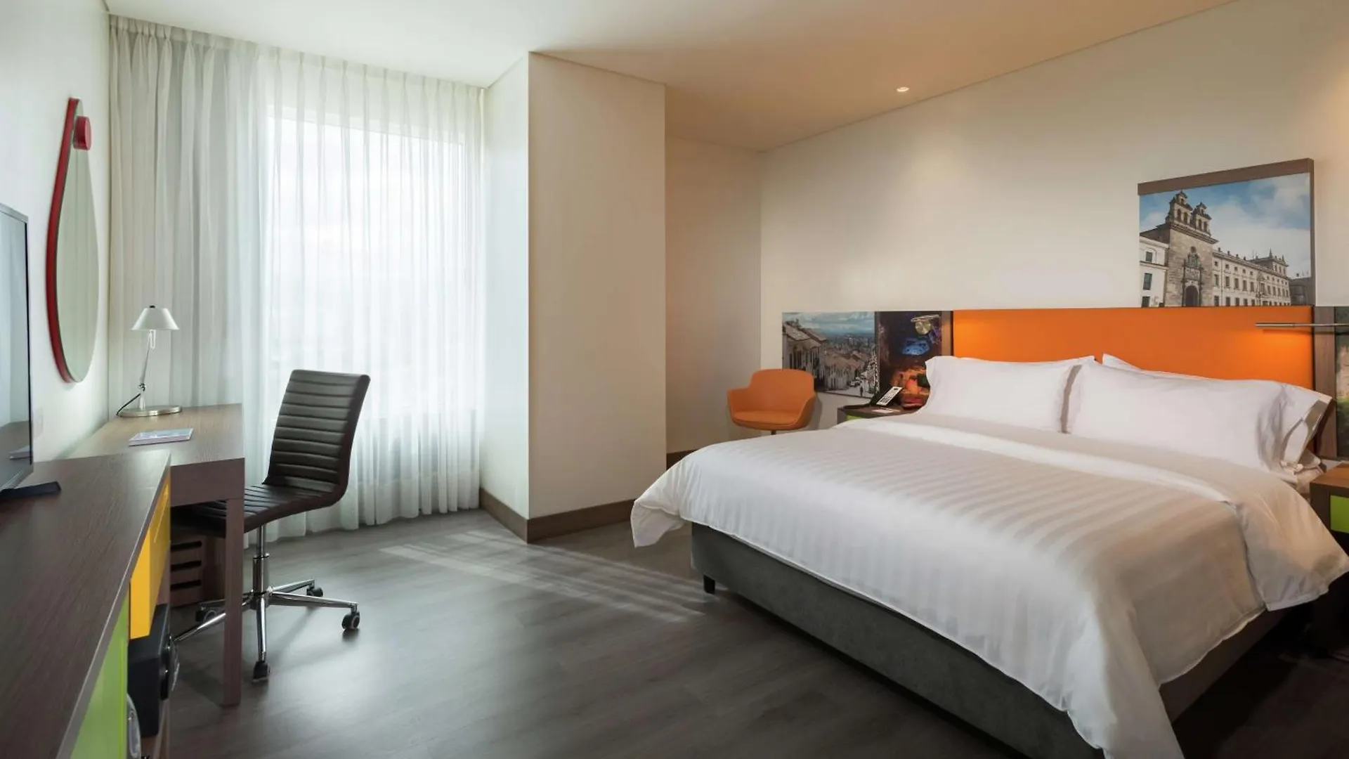 Hampton By Hilton Bogota Airport Otel