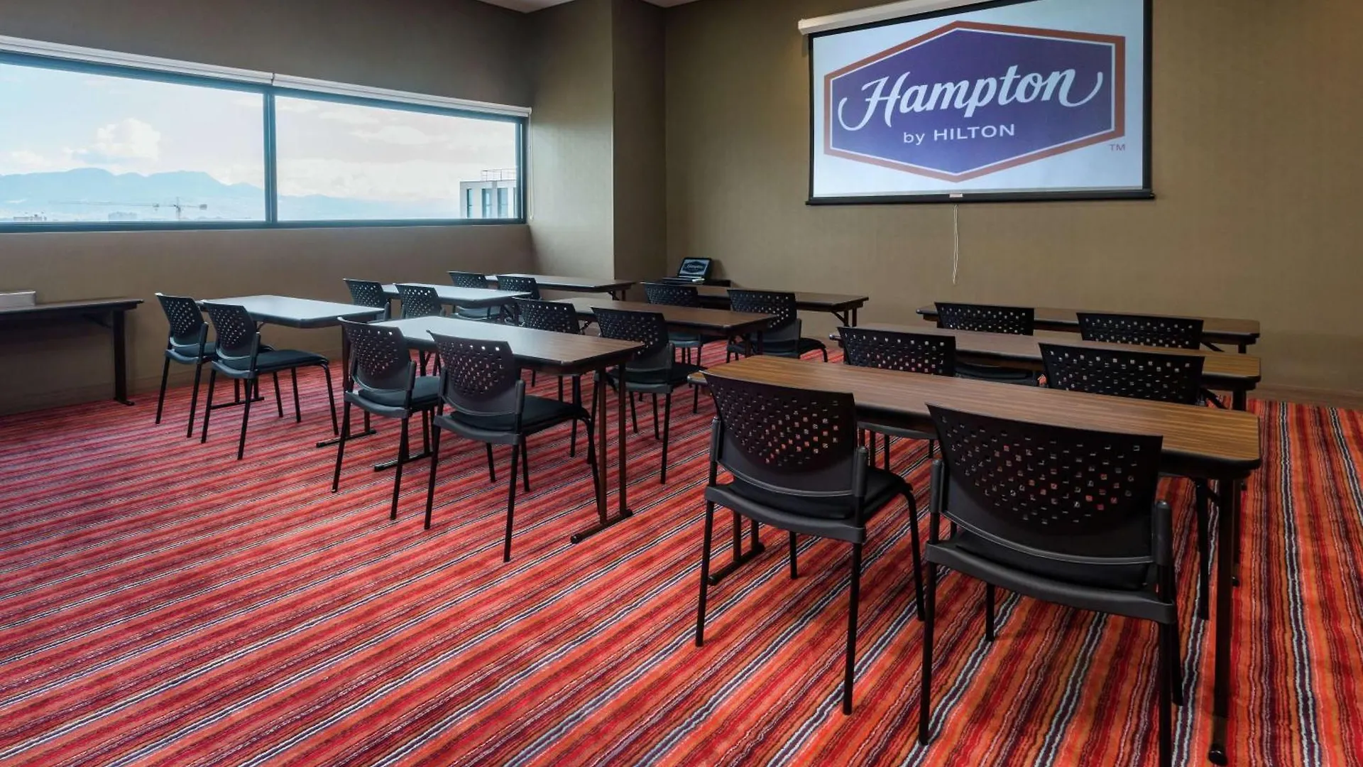 Hotel Hampton By Hilton Bogota Airport