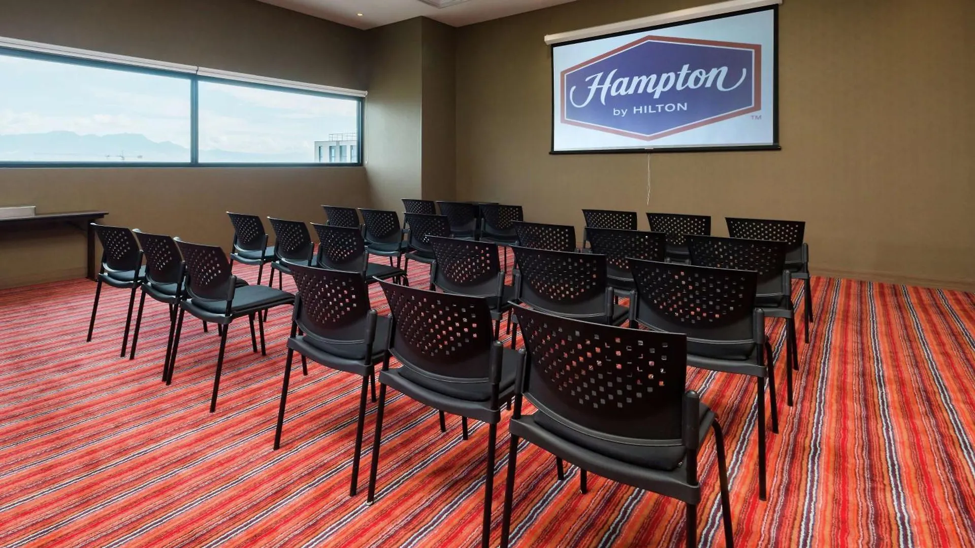Hotel Hampton By Hilton Bogota Airport